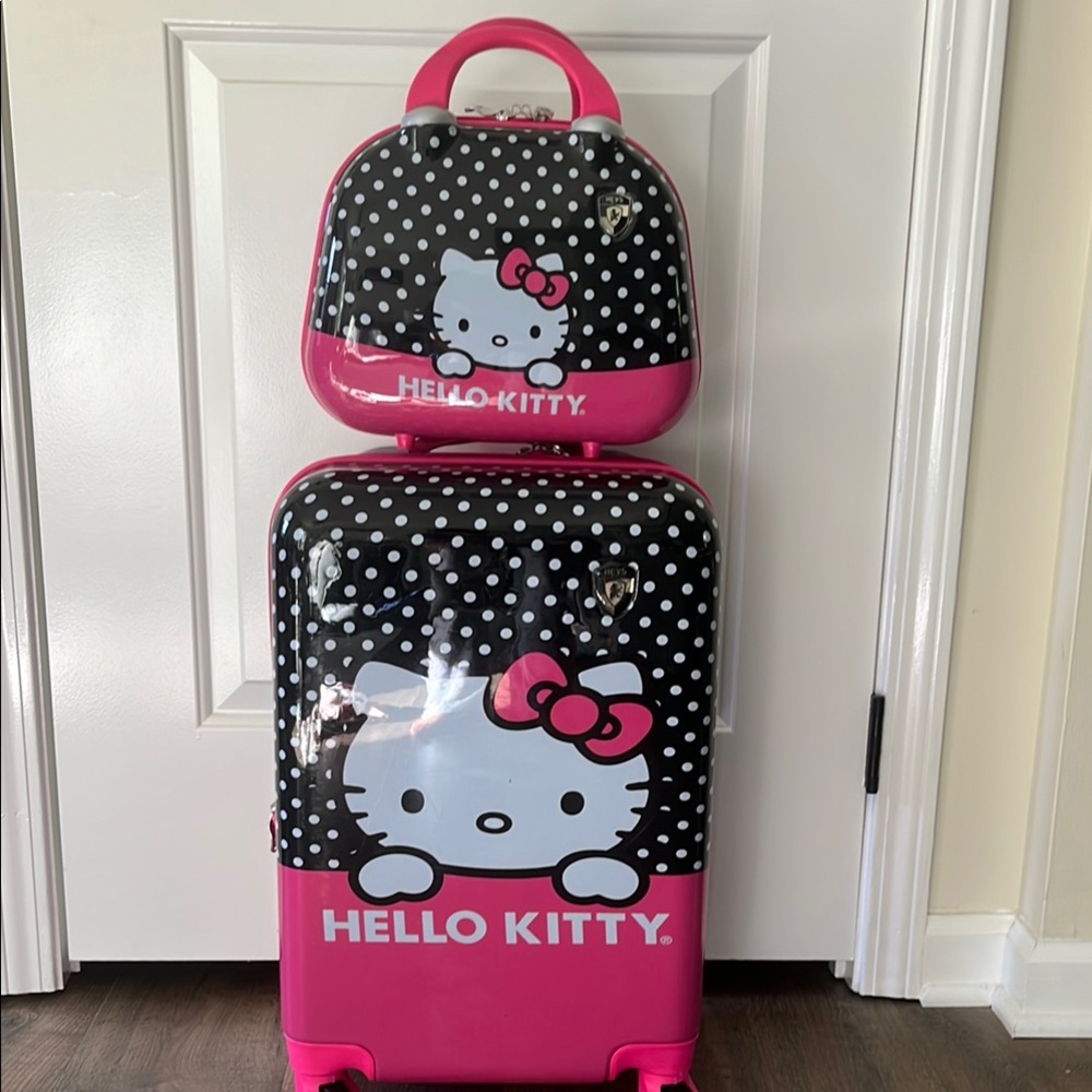Heys Hello Kitty 21’ 2 Piece Luggage Set
